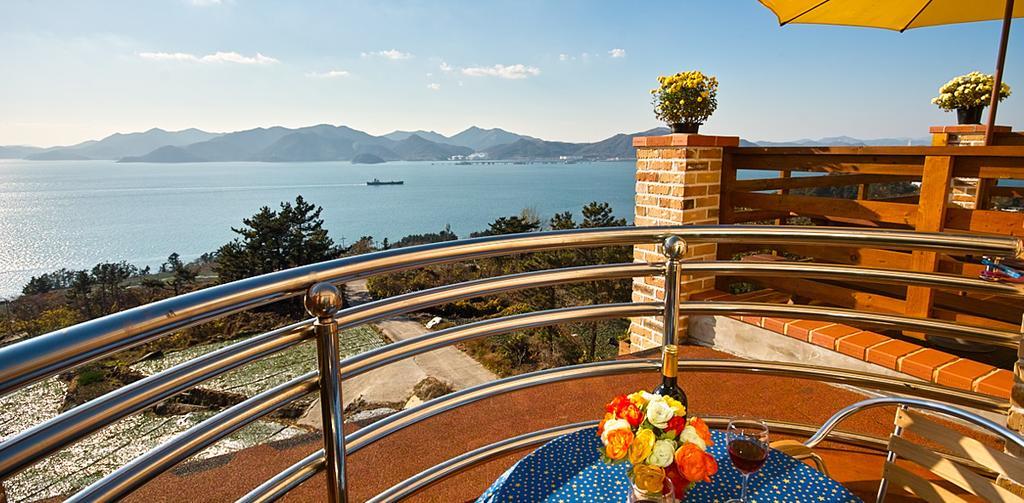 Gung Pension Namhae Exterior foto