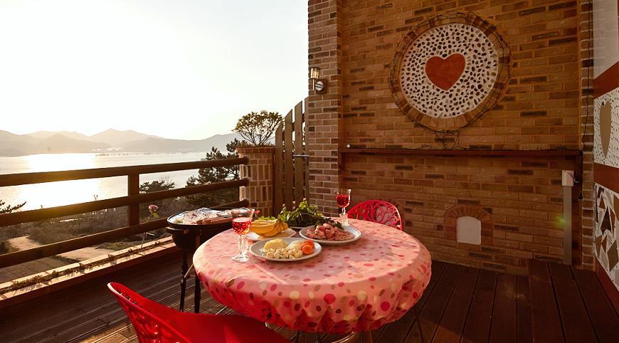 Gung Pension Namhae Exterior foto
